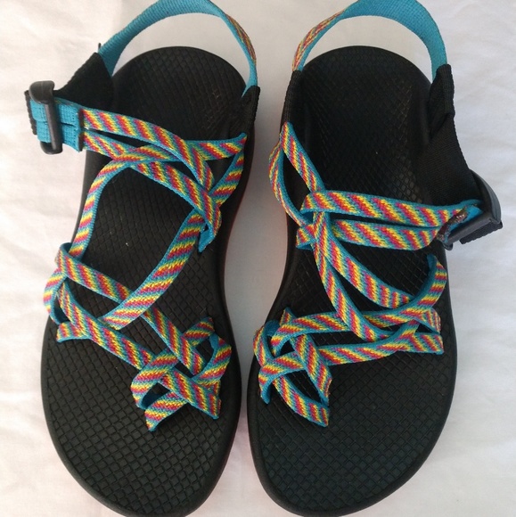shoes similar to chacos